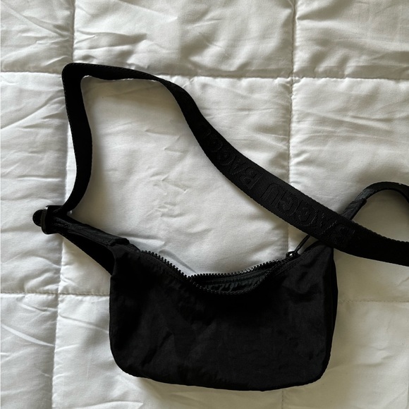 BAGGU Handbags - Mini crescent Baggu